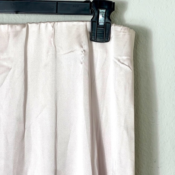 NWT Satin Mermaid Skirt In Champagne Size Medium - Picture 10 of 14